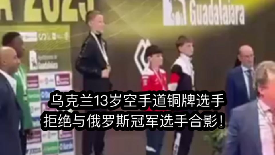 俄罗斯运动员在举重比赛中获得铜牌的简单介绍