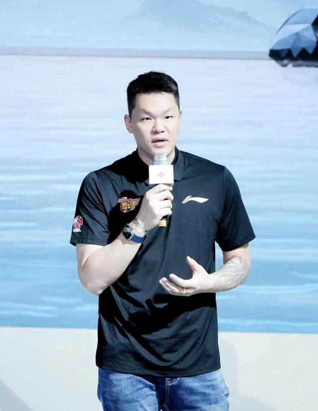 关于正式确定！广东男篮放弃莫兰德，卡巴确定加盟，吉伦沃特有望续约的信息