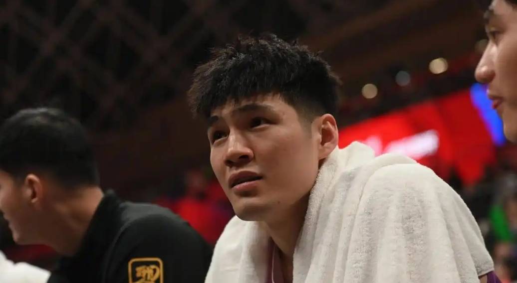 关于广东欲签陈国豪破产后续：北控计划匹配合同“被动留队”前的信息