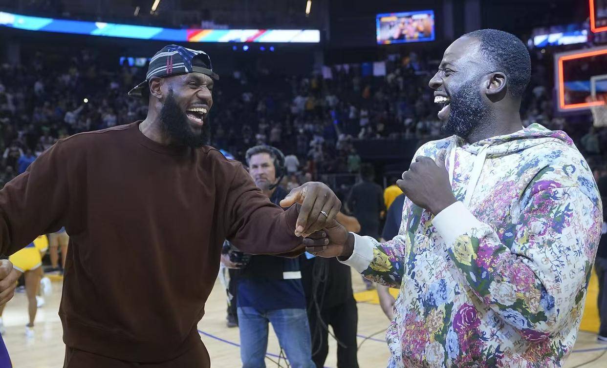 关于NBA-乔治训练受伤已接受左膝关节镜手术的信息