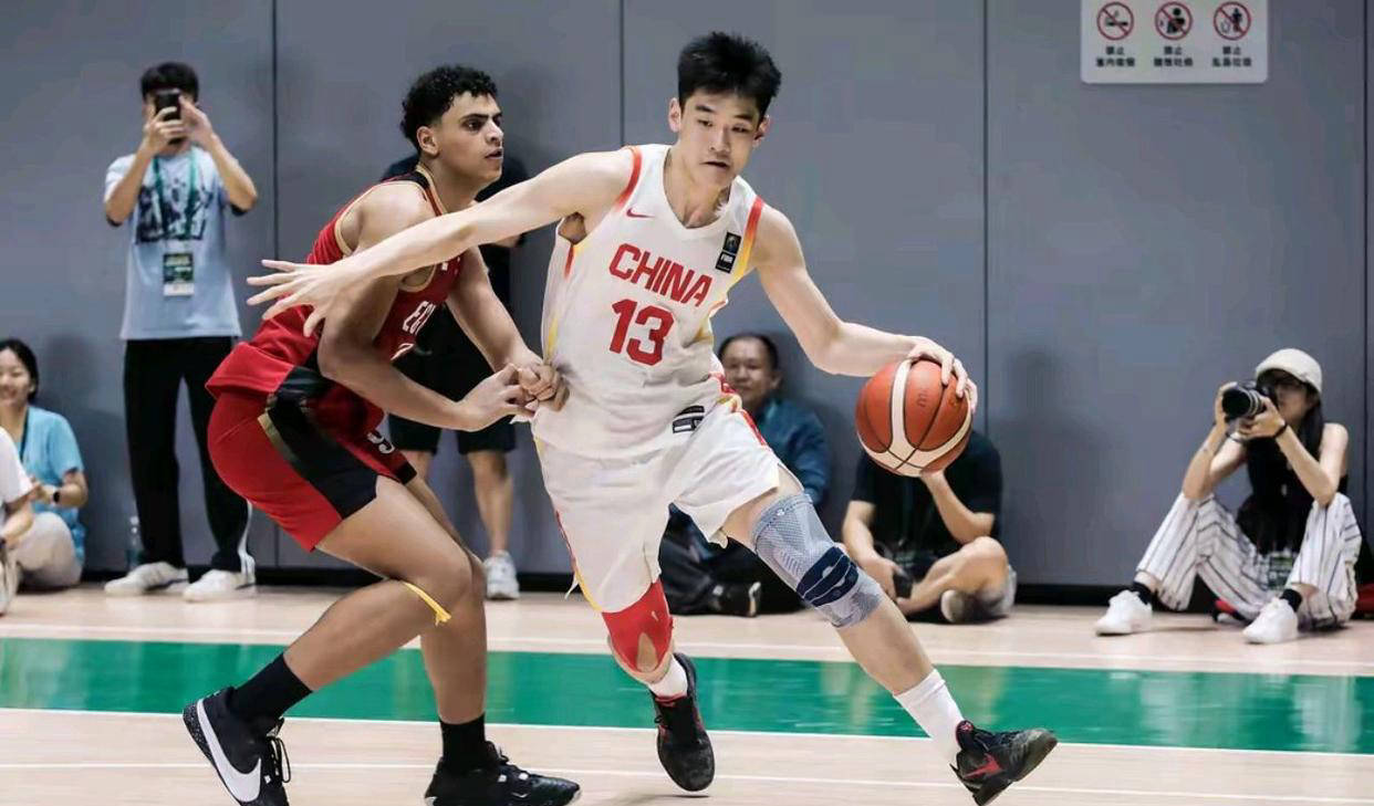 FIBA晒张博源赛场瞬间：期待中国U19男篮在世界杯有精彩表现的简单介绍